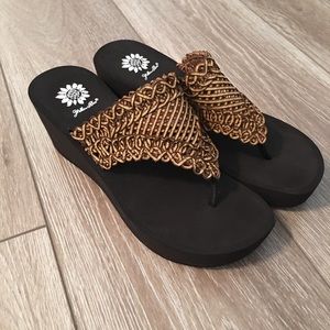 Nwot yellow box wedge sandals size 8.5